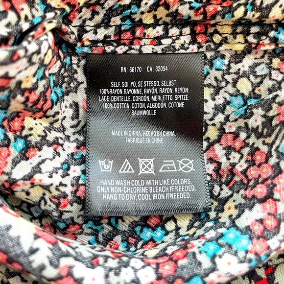 Anthropologie • Meadow Rue Luana Beautiful Floral Blouse - Picture 12 of 12